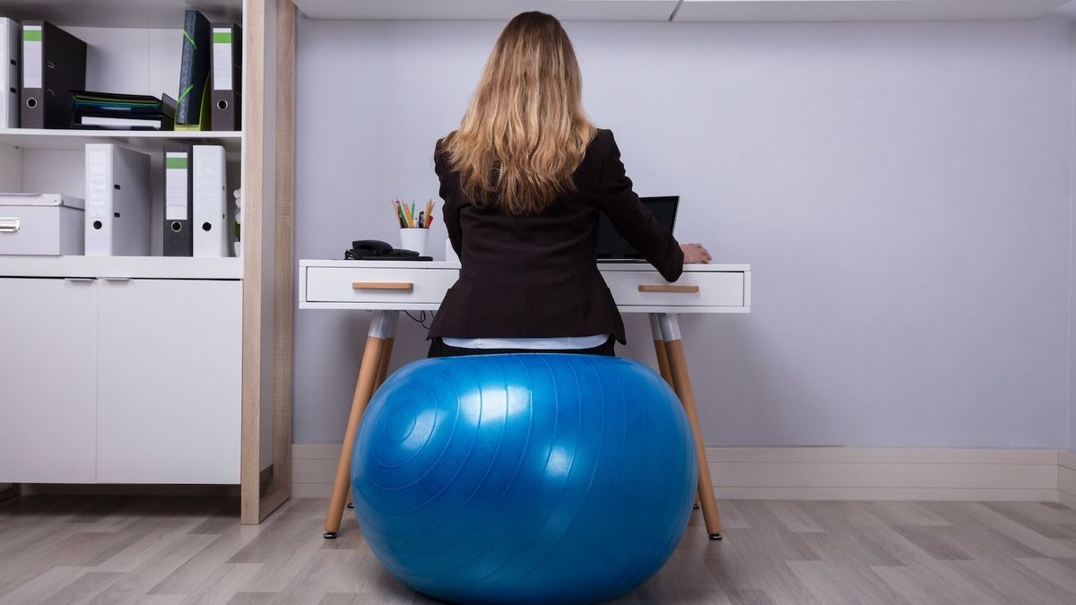 The ball seat: is it really good for your back?
