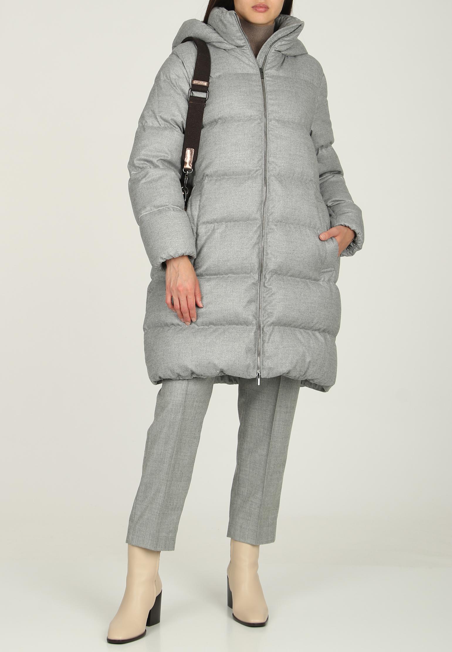 Down jacket with stand-up collar, Peserico, RUB 195,900.  (elyts.ru)