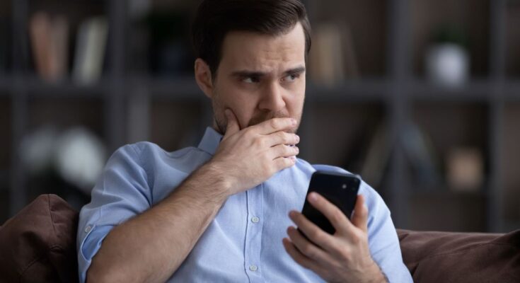 5 Phone Habits That Show You're Anxious