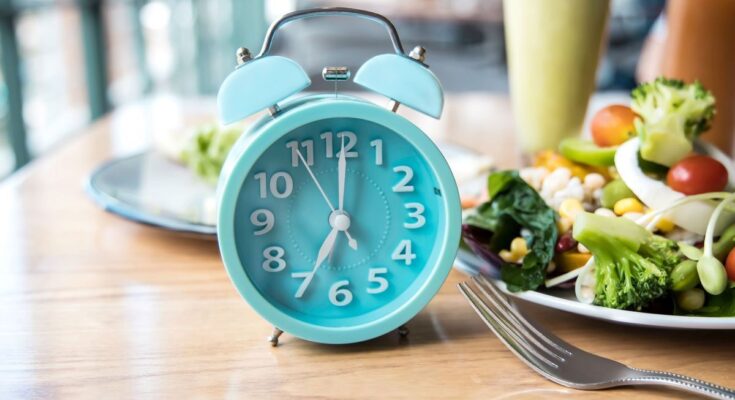 Fasting for 14 hours improves mood and sleep, study finds