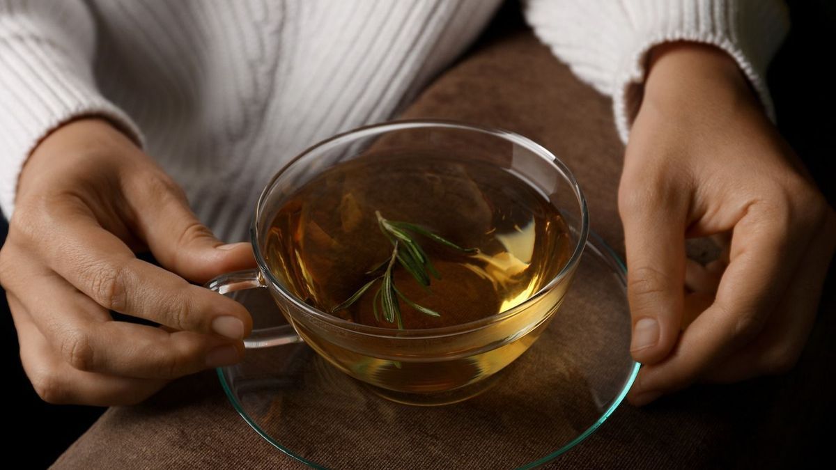 Flat stomach: herbal teas against belly recommended by a dietician-nutritionist
