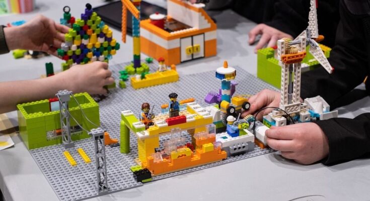 LEGO Advent Calendars 2023: a creative Christmas for all generations!