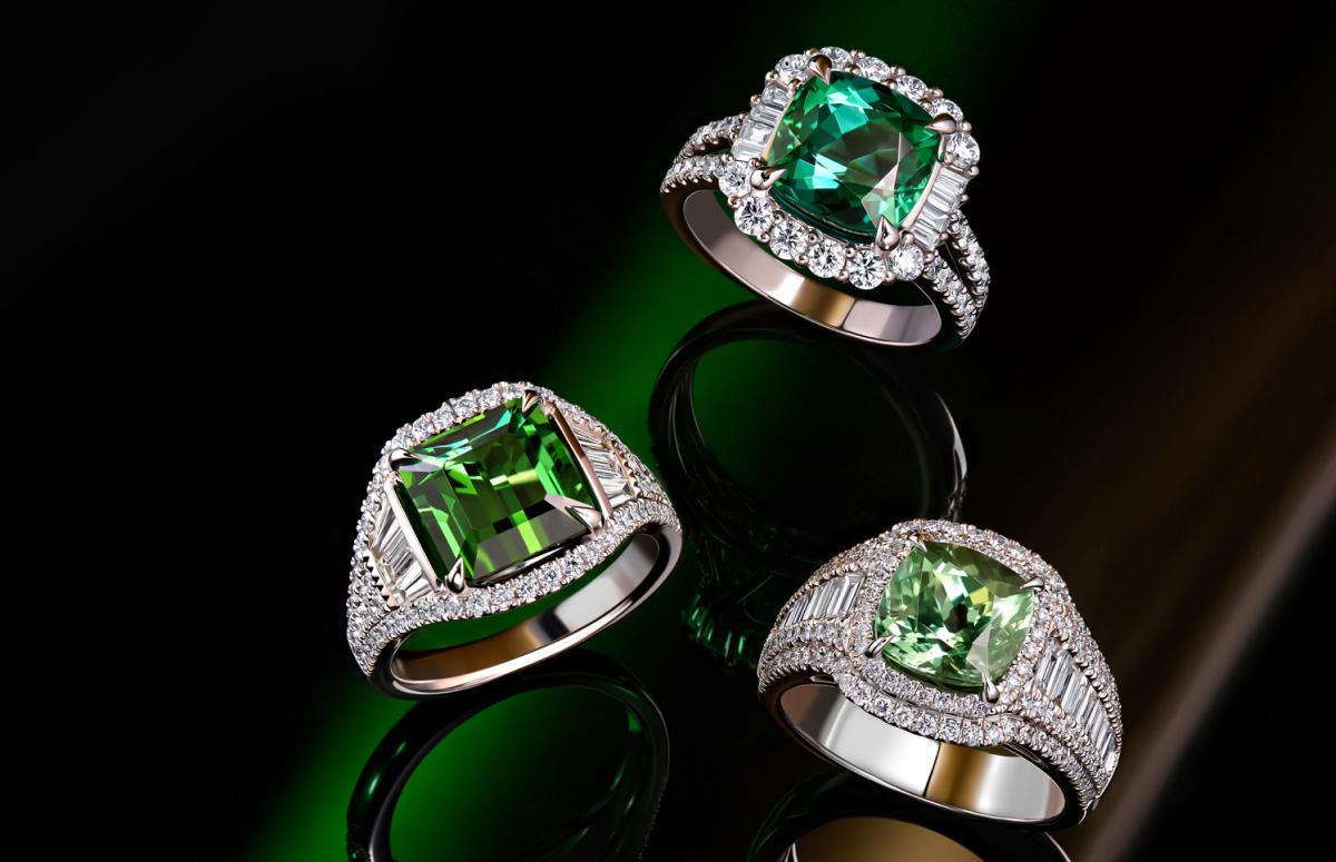 Rare green: choose jewelry with tsavorites from MIUZ Diamonds