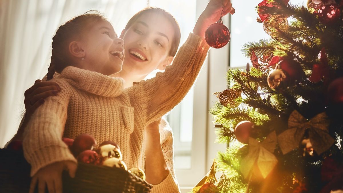Stop saying these phrases to children before Christmas!