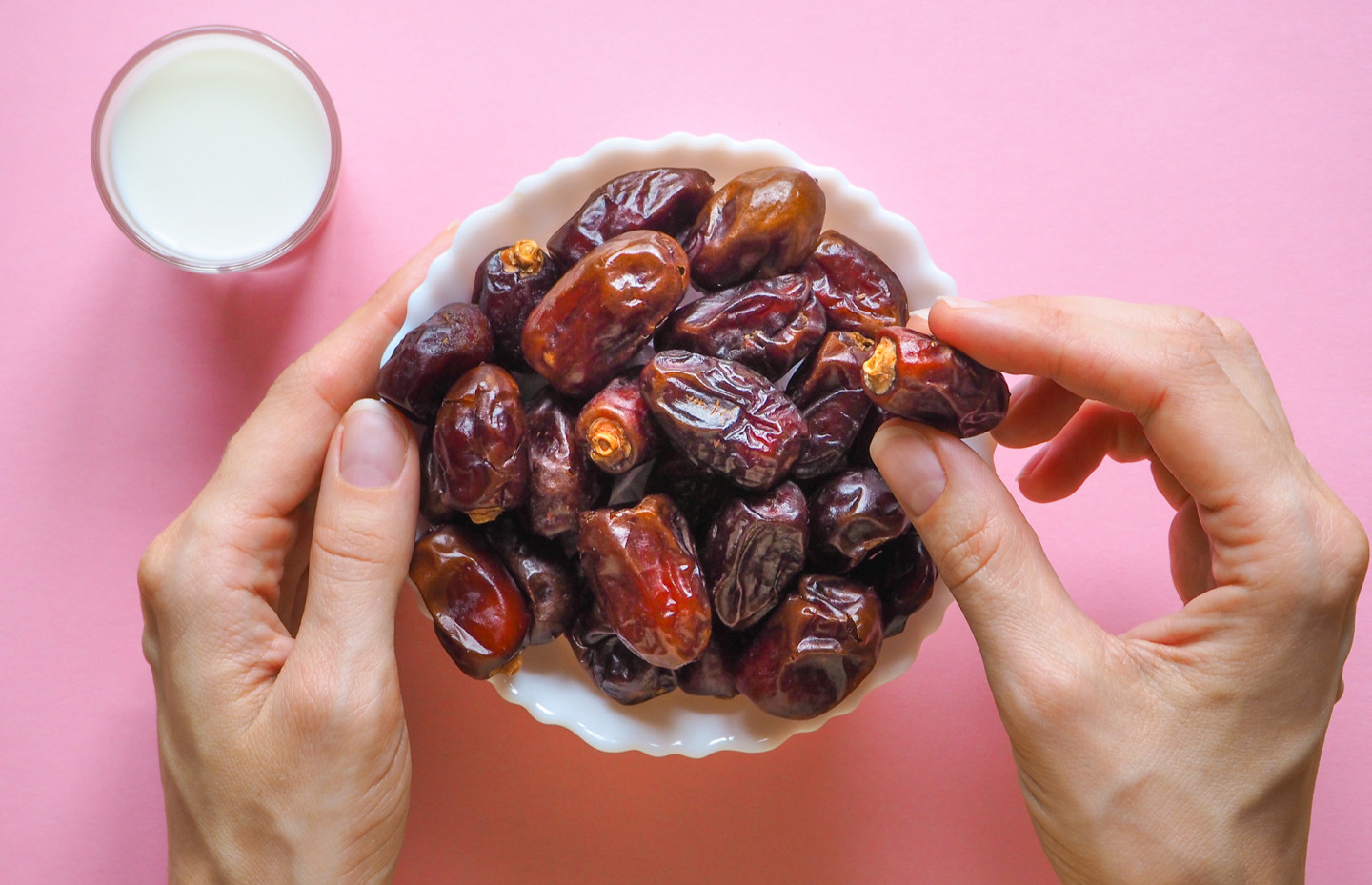 The benefits and harms of dates: 8 scientific facts