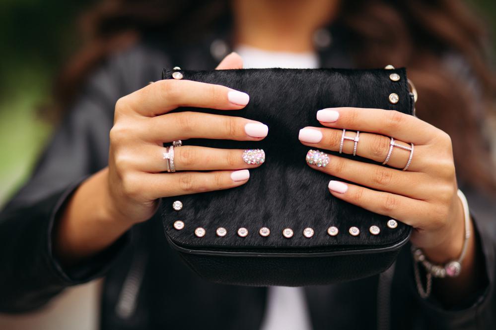 Even short nails can become a bright accent of a New Year's look
