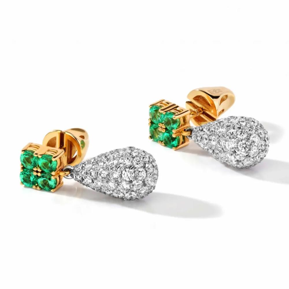 Earrings with emeralds and diamonds, Bendes Studio, 652 800 rub.  (Bendes Studio)