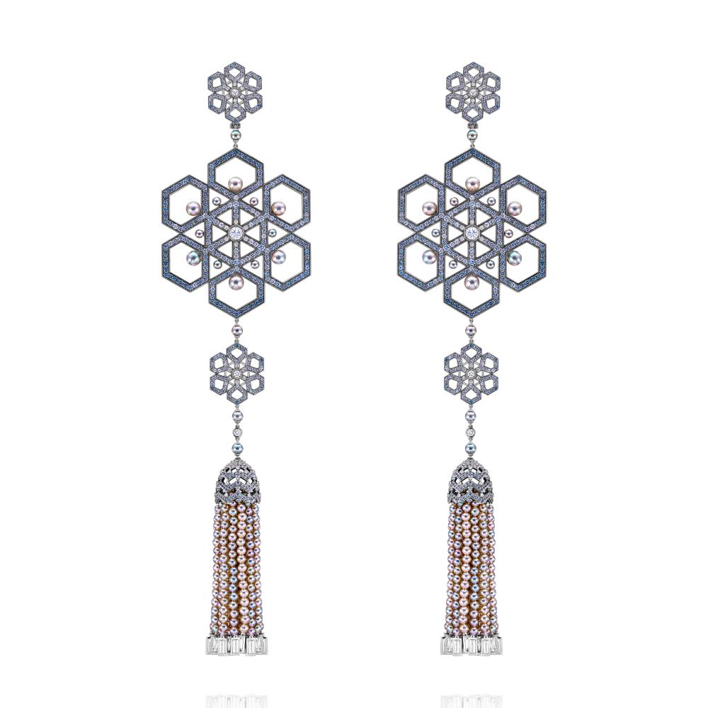 Tassel earrings made of white gold, spinel, sapphires and diamonds, Yana, 6 349 000 rub.  (Yana)