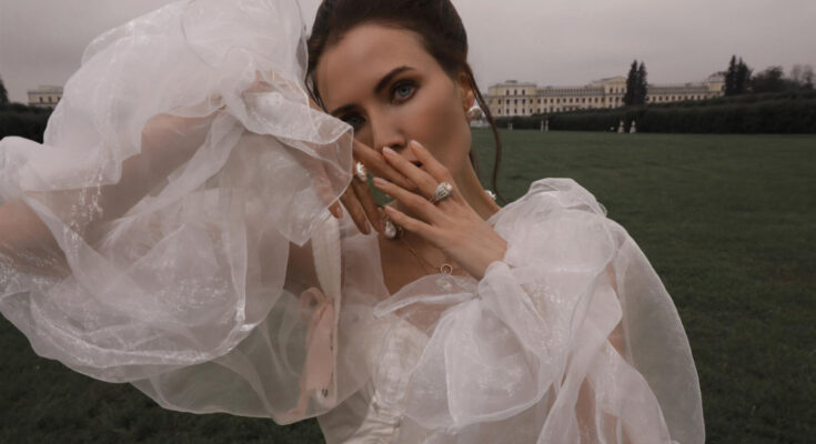 Jewelry brand Grusha Diamonds showed footage of a new advertising campaign