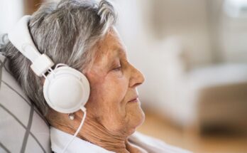 Music, a therapeutic tool for people suffering from dementia