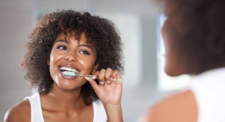 The three times when you should definitely not brush your teeth, according to a dentist