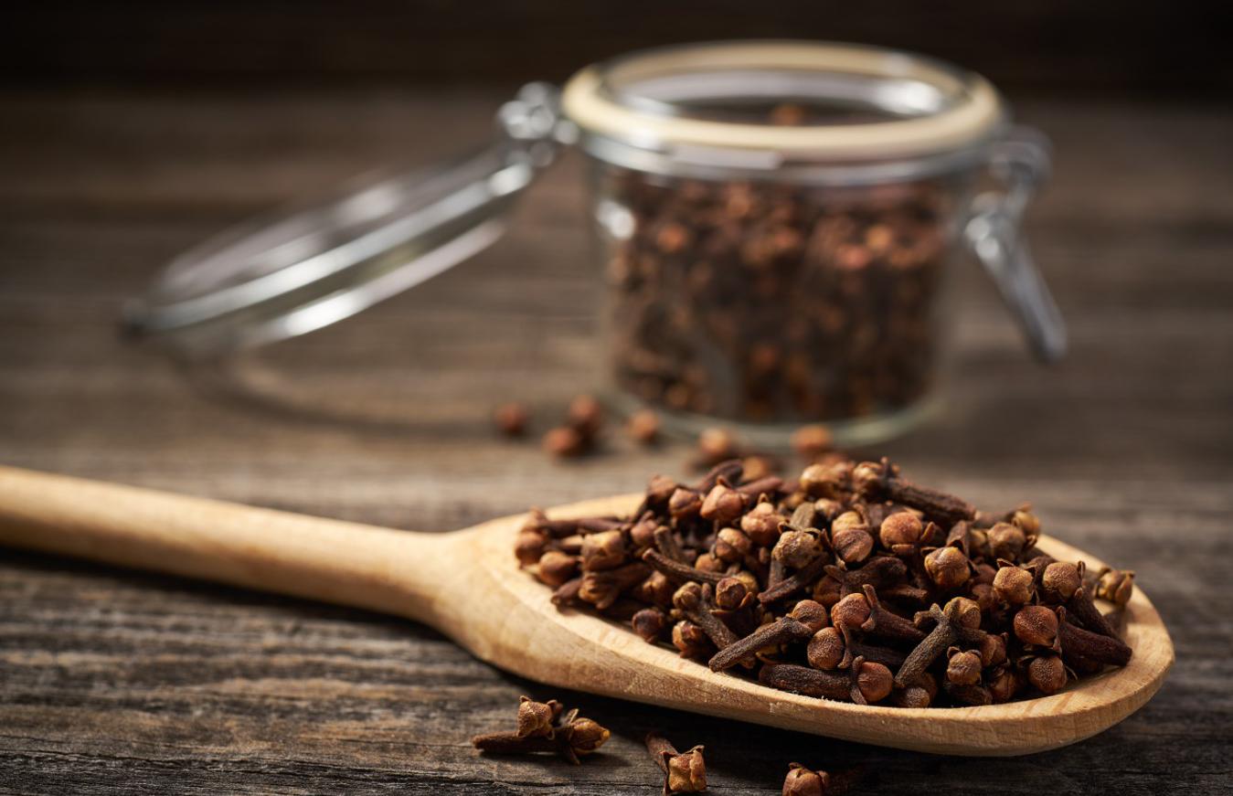 What are the benefits of cloves: 5 properties, value for the body
