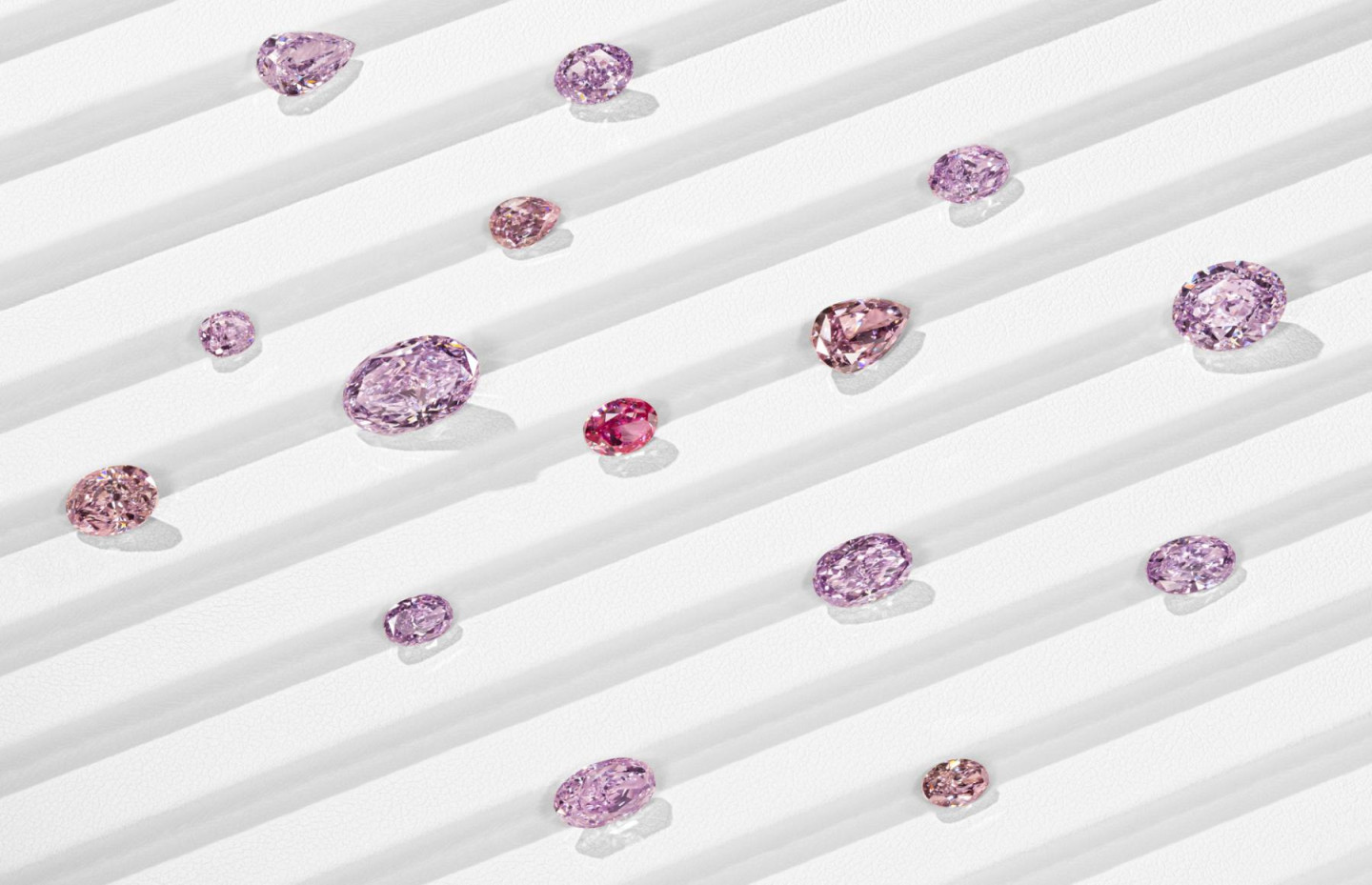 ALROSA presented a collection of 15 rare pink diamonds