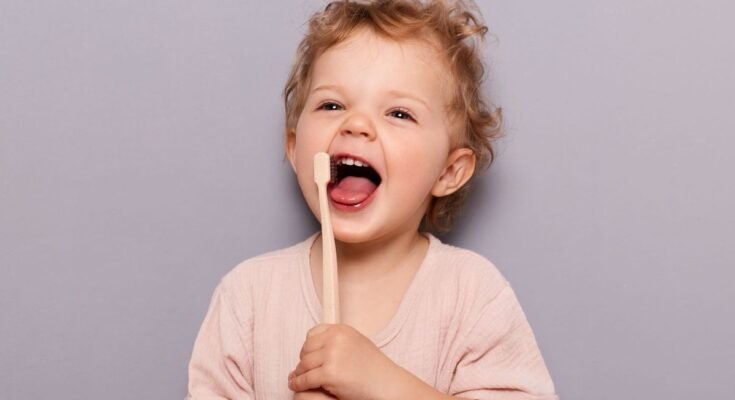 Here is the action to ban when brushing children's teeth