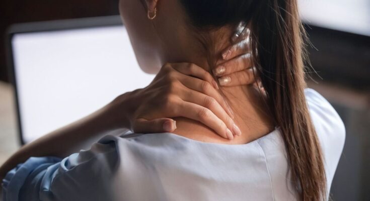 Neck pain: 2 simple gestures from a physiotherapist to quickly relieve tension