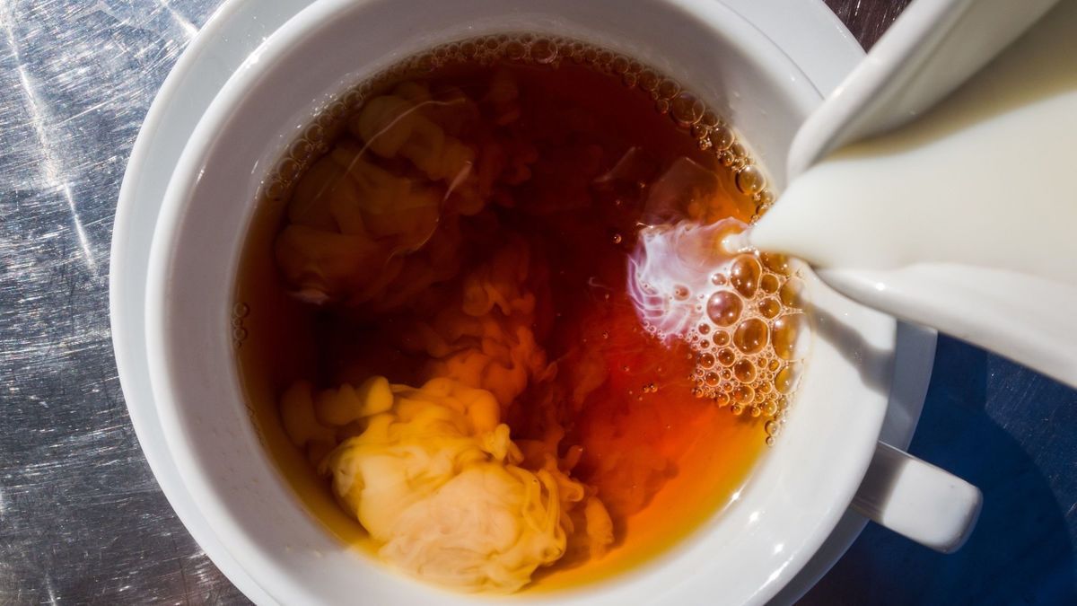 Salt in tea?  A chemist's advice sparks discord between English and Americans