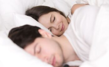 The Scandinavian sleeping method: why do it "duvet apart" ?