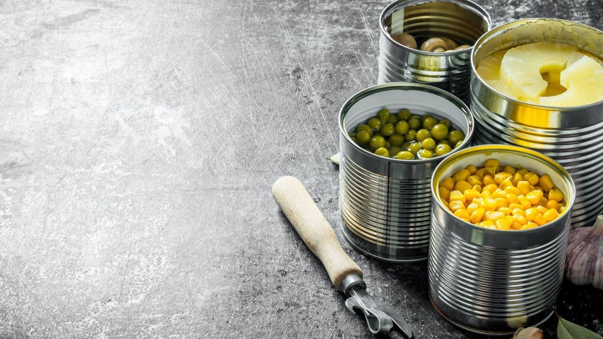 Cans and botulism: 4 dangerous signs to spot