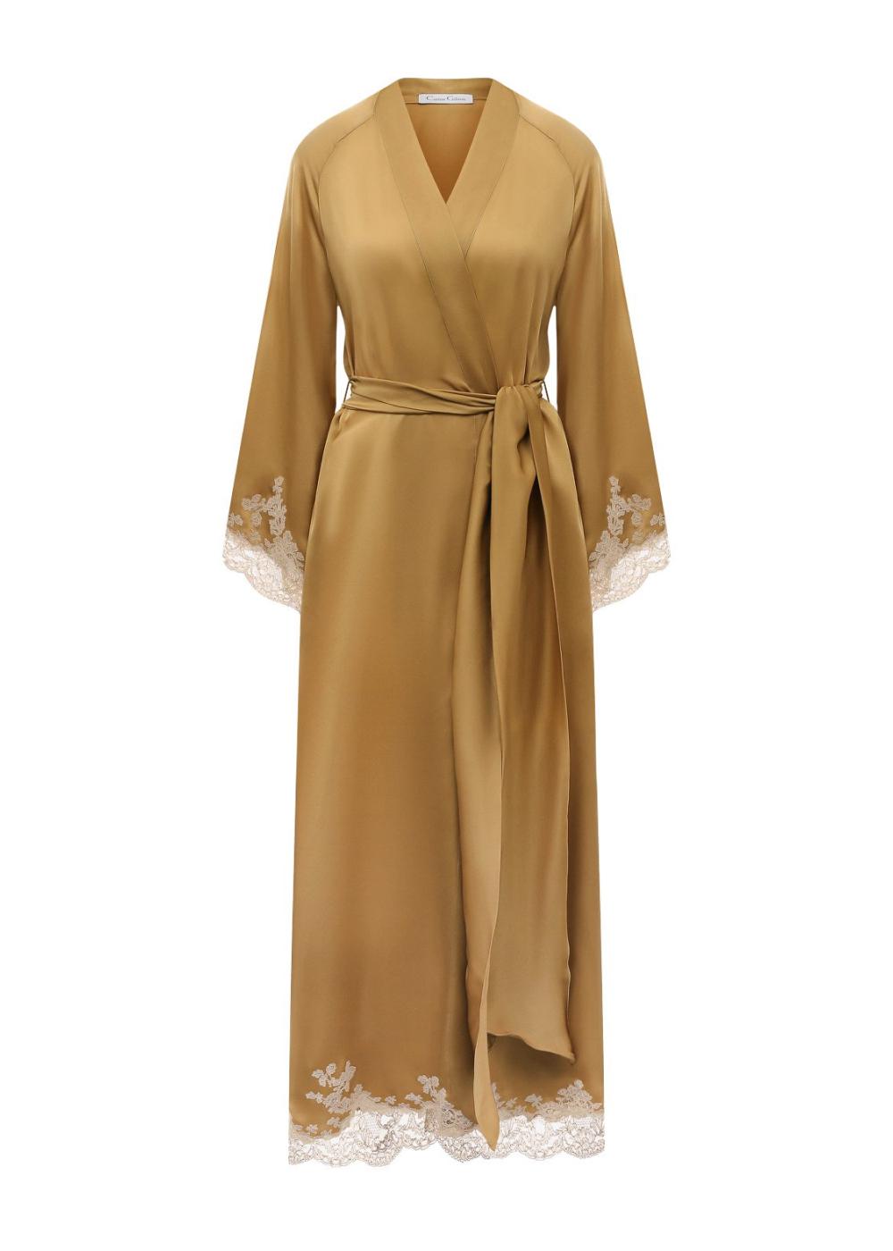 Silk robe, Carine Gilson, RUB 388,000.  (tsum.ru)