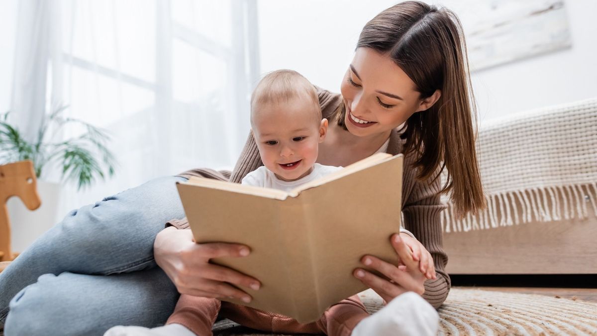 5 little-known tips for reading a book to a baby