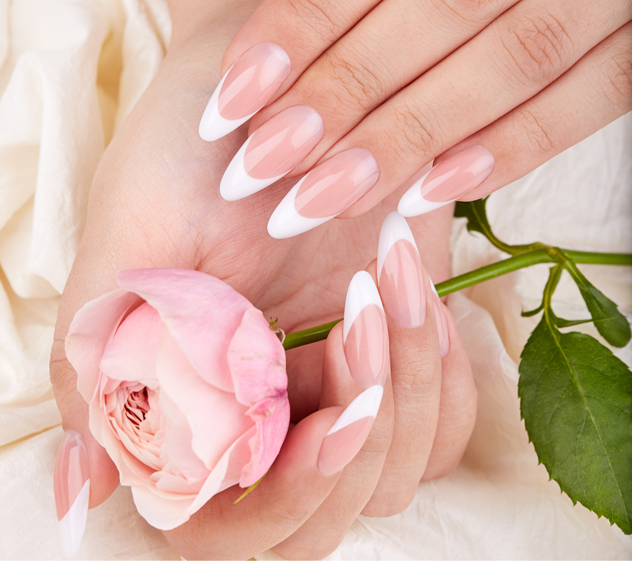 Almond-shaped nails visually make fingers longer, but are less comfortable compared to oval ones.