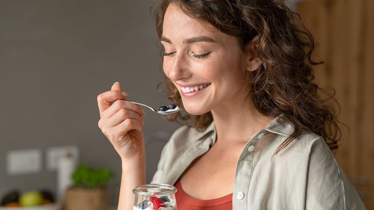 According to a micronutritionist, here is THE yogurt of choice for weight loss