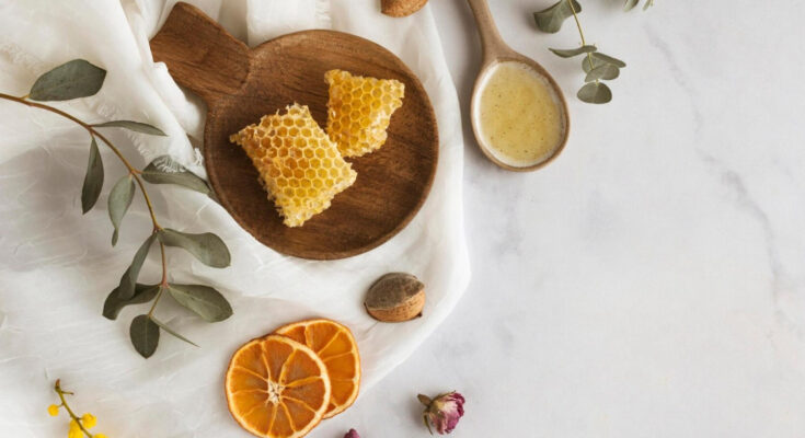 How to distinguish natural honey from fake: 10 ways