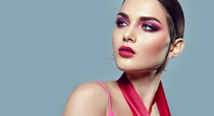 How to do bright makeup: trends, ideas and expert advice