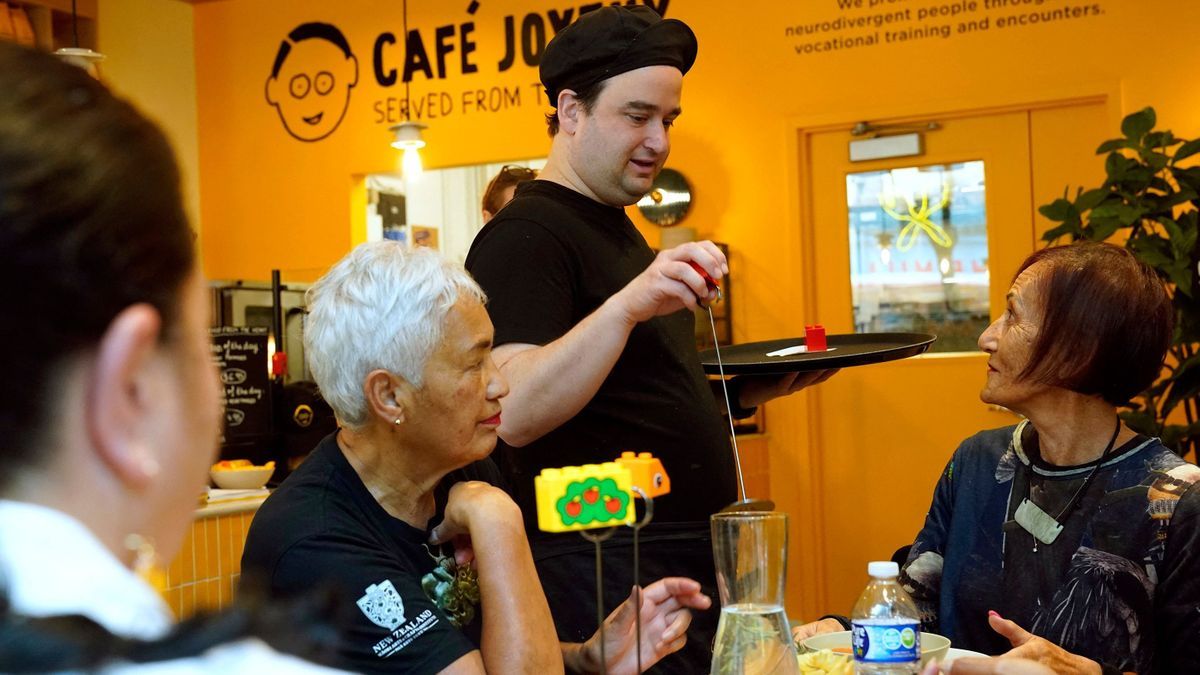 In New York, a French café offers jobs to people with autism and Down syndrome