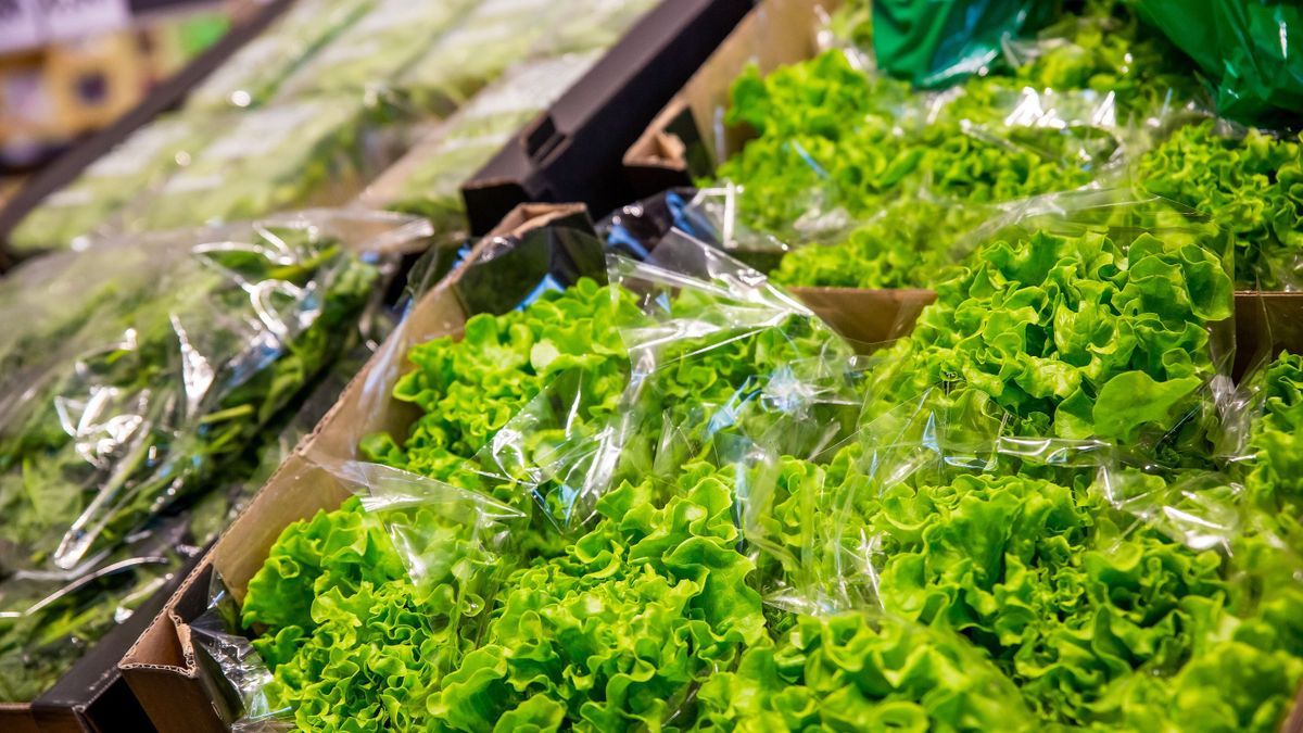 The vast majority of bagged salads contain pesticides, according to 60 Million consumers