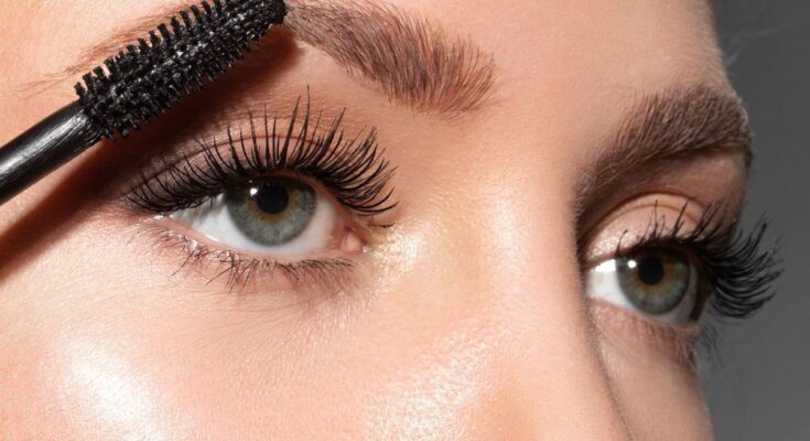 This mascara increases the volume of your eyelashes by 230%