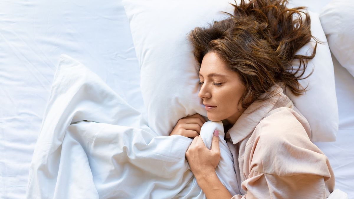 Here's why women need more sleep than men