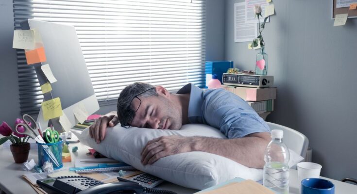 Napping at work, a widespread practice that is still taboo
