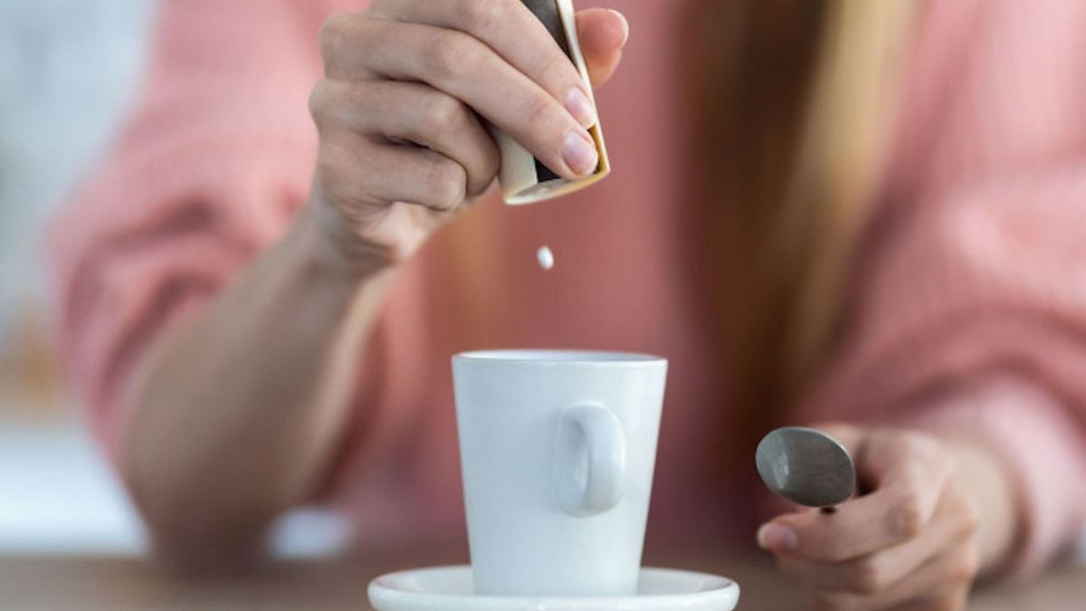 No, sweeteners do not whet the appetite!