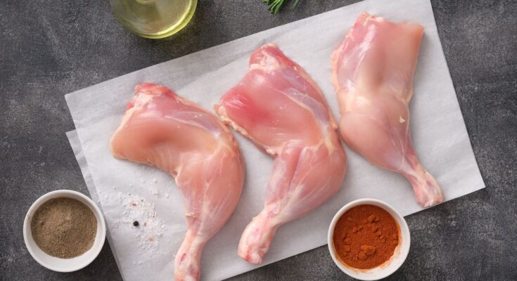 Sold everywhere in France, these chicken thighs should not be eaten!