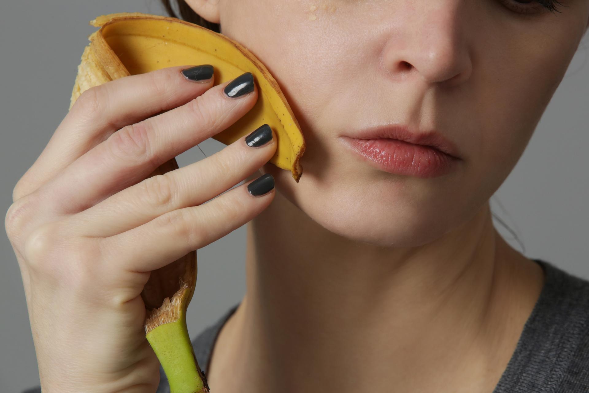 Don't throw away banana peels.  A dermatologist advises: they have a great effect on the skin