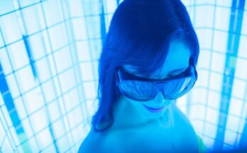 A 35-year-old woman almost died from UV cabins