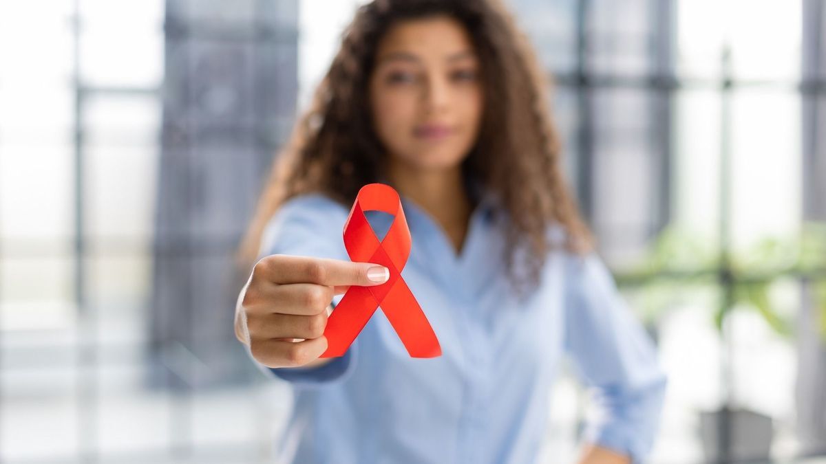 HIV - AIDS: HIV-positive people call on the government for better support