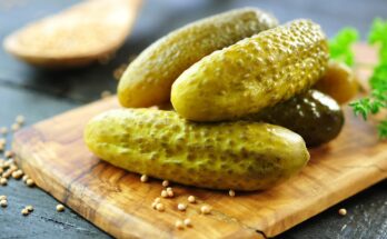 Nutrition: Surprising Health Benefits of Pickles & Cucumber Water