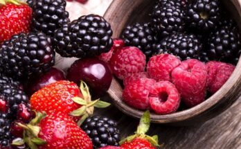 This fiber-rich fruit is perfect for preventing weight gain, according to a gastroenterologist