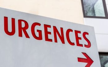 Victims of nausea, 32 high school students end up in the emergency room.  Gastro or food poisoning?  The differences