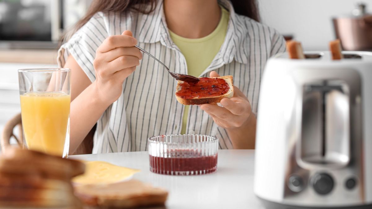 What can you replace jam with for breakfast?  Advice from two dietitians