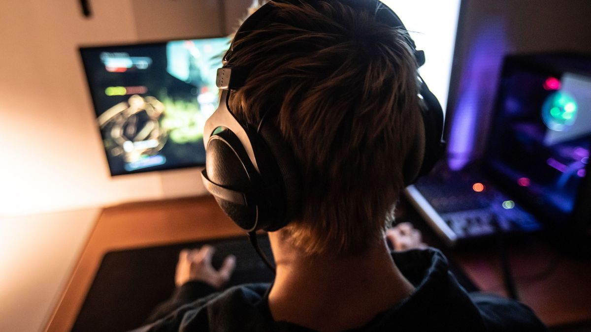 Young people spend more time playing video games than watching series