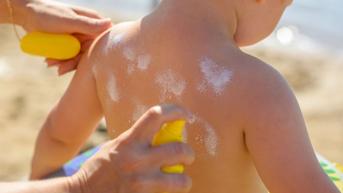 Cream or spray: which is more effective for sun protection for children?