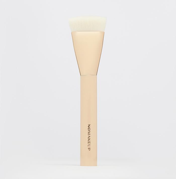 New collection of makeup tools No Makeup by Jeni Zinovieva