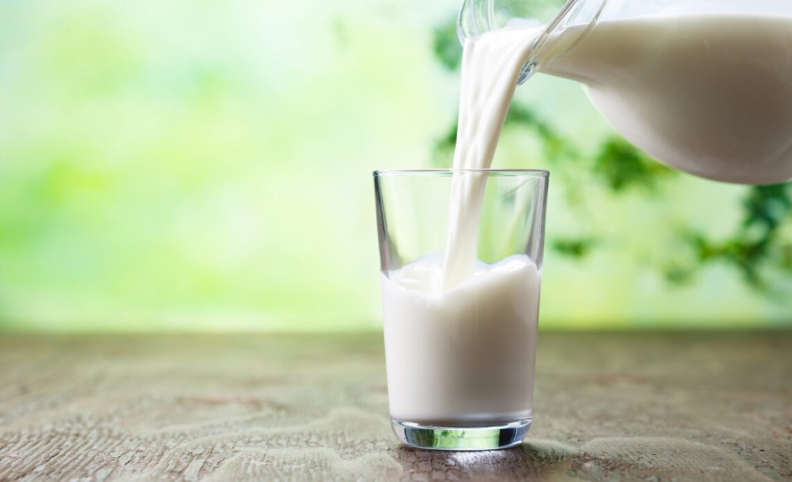 How soy, oat or almond drinks differ in terms of nutrients