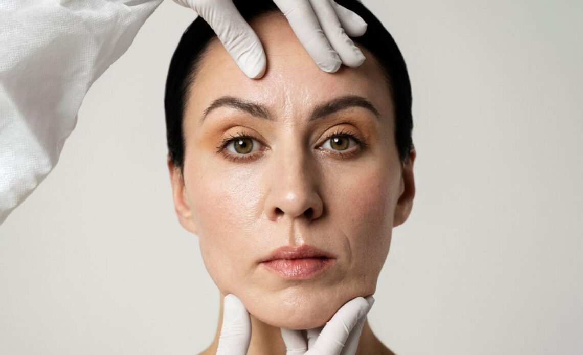 An expert in facial sculpting talks about types of aging and appearance correction