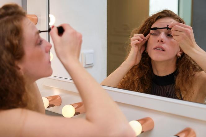 You don't wash off your makeup before going to bed? An ophthalmologist shows what may lie ahead