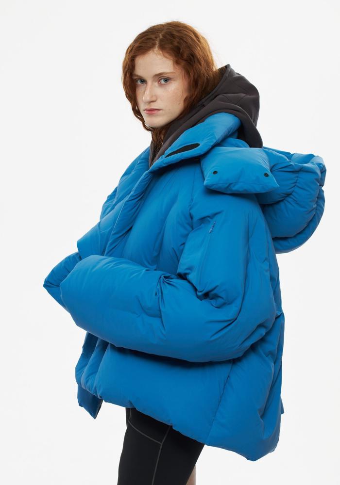 Reflective down jacket “Reflex”, Dingyun Zhang, RUB 214,600. (km20.ru)