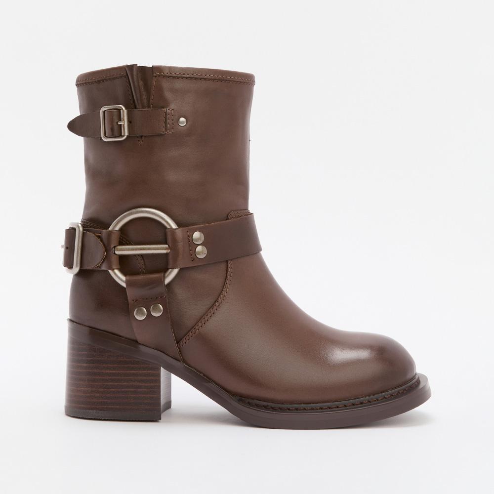 Boots, Tendance, RUB 18,520. (rendez-vous.ru)